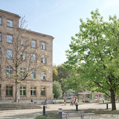Sek Rosental Pausenplatz 2. Vergrösserte Ansicht